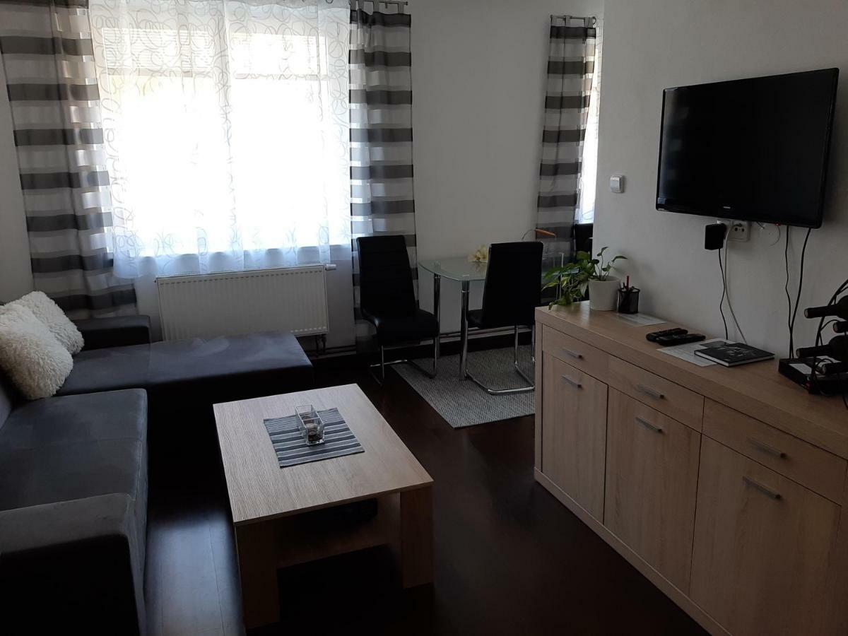 Apartman Pod Hradem Apartment Znojmo Ngoại thất bức ảnh